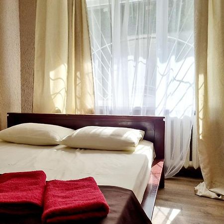2-Кімнатна Квартира У Центрі На Олександра Поля, Шпиталь, 16Лікарня Dniepropietrowsk Zewnętrze zdjęcie